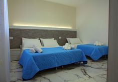 Others 3 Trilo Pino 6 Near The Sea