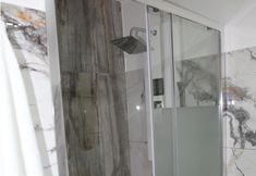 Others 7 Trilo Pino 6 Near The Sea