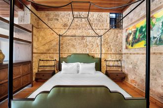 Others 4 House 5 Hotel