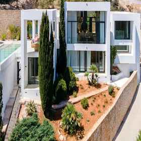 Primary image 1 วิลลาทันสมัยในซานตาเอวลาเลีย, โรงแรม & ที่พัก Estellencs