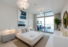 Others 2 Urban 1BR Palm Apt w Beach Access