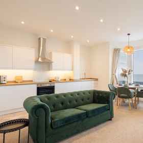 Room 1 Host Stay Apartment 3 King s Court, Gristhorpe Hotels