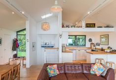 Others 4 Greenshutters