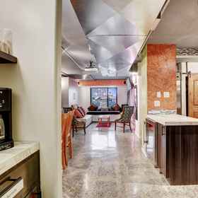 Primary image 1 LVStripHouse Condos Sleeps up to 14, Southern Nevada Zoo Hotels