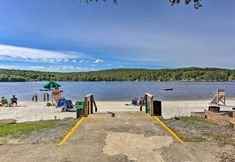 其他 3 Furnished Outdoor Space: Retreat in Lackawaxen!