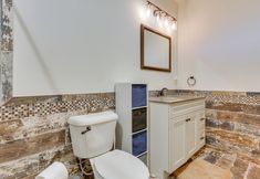 其他 7 Furnished Outdoor Space: Retreat in Lackawaxen!