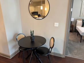 Khác 4 Ebony Ivory Midtown King Bed