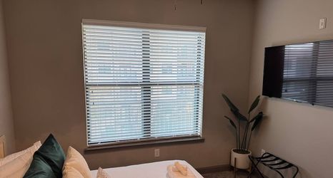 Khác 2 Ebony Ivory Midtown King Bed