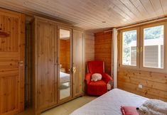 Lain-lain 2 Riverside Chalet Retreat