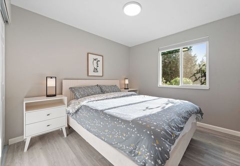 Others Cheerful Kirkland Home w/AC Big Yard, Walk to Beach