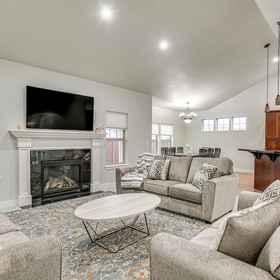 Primary image1Eugene Area Home: 18 Mi to U of O!,莱恩县飯店