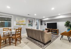 อื่นๆ 3 Walk to Parks Restaurants Monuments More