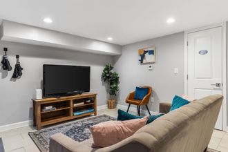 อื่นๆ 4 Walk to Parks Restaurants Monuments More