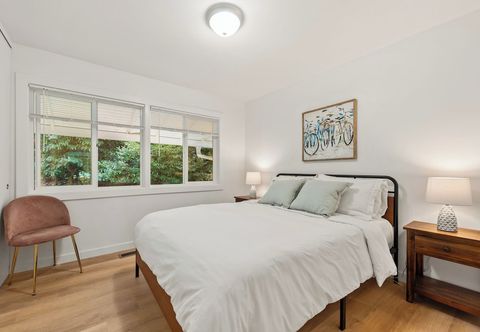 Others Parkside Escape Oasis in Bellevue fully fenced