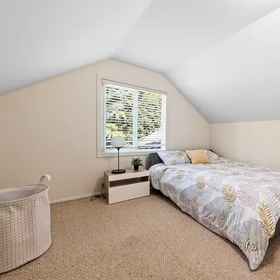 Room 1 สวนส่วนตัวในบ้านแสนสบายข้าง I-90 สนามหญ้ากว้าง, โรงแรม & ที่พัก King County