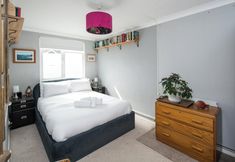 Others 2 Kennington 3BR Haven: Dog-Friendly/Zone 1 location