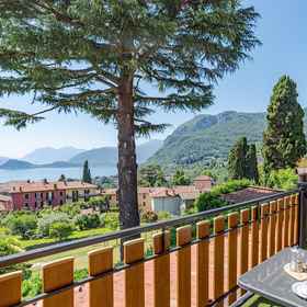 Room 1 CO RI Appartamenti 2, โรงแรม & ที่พัก Province of Como