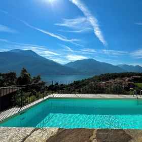 Room 1 Belmonte Balcone in Calozzo, Province of Como Hotels