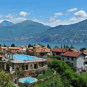 Room 1 La Perla Di Sonenga - Giardino, Province of Como Hotels