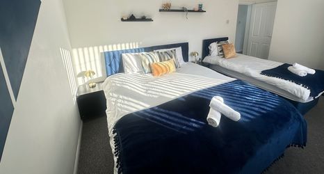 Others 2 Airport House - Long Stays, Near Hospital!