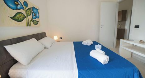 Others 2 Quadri Pino Near The Sea 1