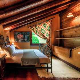 Room 1 Villa Oasi, Barni Villas