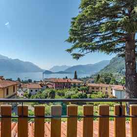 Room 1 CO RI Appartamenti 4, Province of Como Hotels