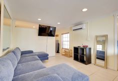 Others 7 Detached Backyard Studio in Fort Lauderdale!