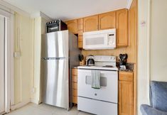 Others 3 Detached Backyard Studio in Fort Lauderdale!