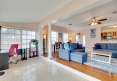 其他 5 House w/ Shared Pool Access: 4 Mi to Beaches!