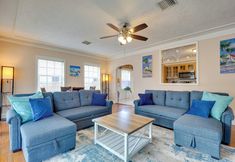 其他 7 House w/ Shared Pool Access: 4 Mi to Beaches!