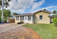 Others 2 House w/ Shared Pool Access: 4 Mi to Beaches!