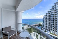 其他 Stylish Oceanview Apartment, Prime Location!