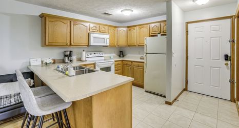 其他 2 3 Mi to Wvu: Condo w/ Deck in Morgantown