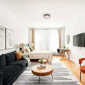 Room 1 สตูดิโอใหม่กว้างขวาง 444-2f ในเฮลส์ คิทเช่น ตึกมีลิฟต์, โรงแรม & ที่พัก The Paley Center for Media