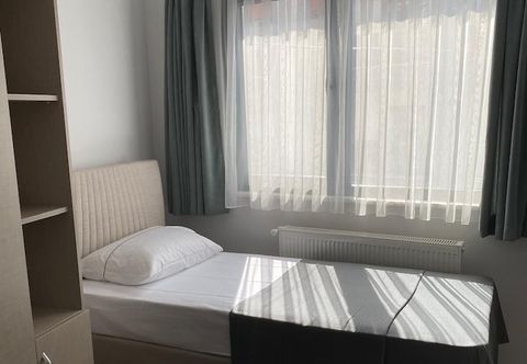 Others Inci Suit Home