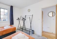 Others 6 Eastons 2 Bedroom Apt. with Sofa Bed