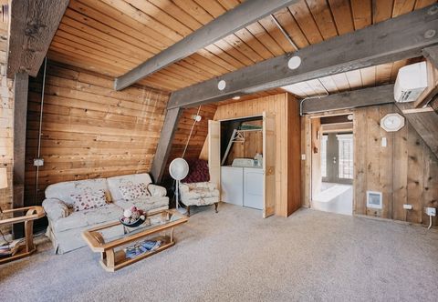 Others Room-mt Baker Apt, Pets OK, Wifi and AC