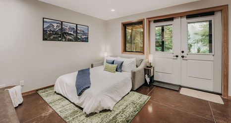 Others 2 Ensuite 08 - A Newly Remodeled Studio - A Perfect Romantic Getaway