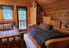 Lainnya 5 Two Bedroom Real Log Cabin With Wifi and EV Char ger