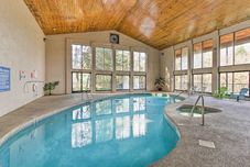 其他 Large Condo w/ Hot Tub Access, 1 ½ Mi to Parkway!