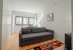 Others 4 Downtown Sunny Apartment by Vacationy