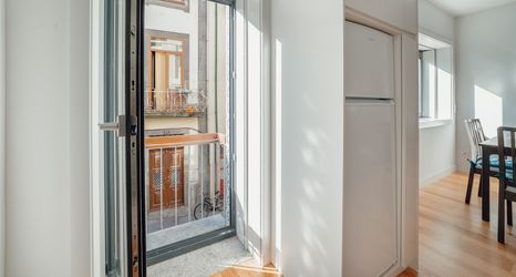 Others 2 Downtown Sunny Apartment by Vacationy