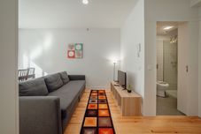Others Downtown Sunny Apartment by Vacationy