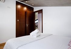 Lainnya 3 Charming Villa Near Sandy Beach