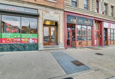 其他 3 < 1 Mi to Rivers Casino: Downtown Schenectady Apt