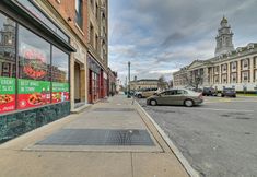 Others 6 < 1 Mi to Rivers Casino: Downtown Schenectady Apt