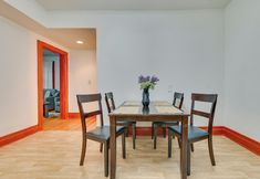 其他 4 < 1 Mi to Rivers Casino: Downtown Schenectady Apt