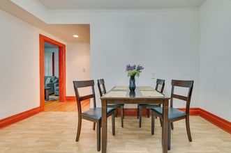 其他 4 < 1 Mi to Rivers Casino: Downtown Schenectady Apt