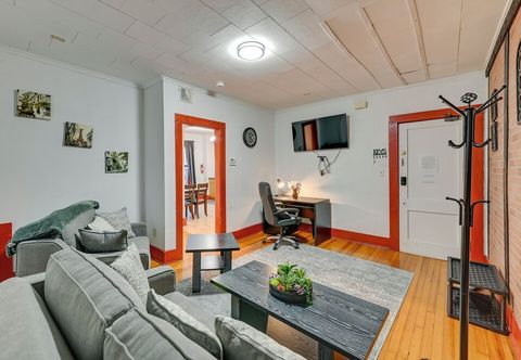 Others < 1 Mi to Rivers Casino: Downtown Schenectady Apt